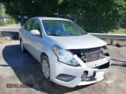 ✅ 2015 Nissan Versa S • VIN: 3N1CN7AP9FL893982 • Лот: 42340115. Опубликован ранее на IAAI с пробегом 132 060 миль. Бесплатный доступ к архиву аукционных продаж из США и подробный отчёт об истории автомобиля на DreamBid. Изображение 1.