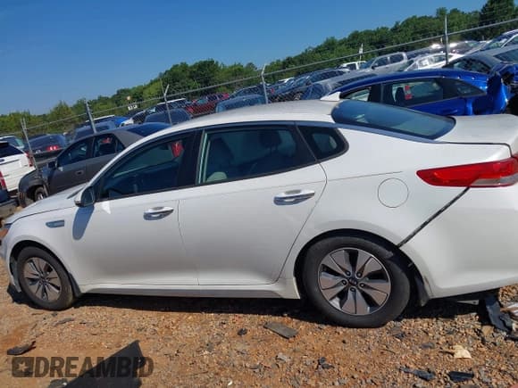 ✅ 2017 Kia Optima • VIN: KNAGT4LE7H5010430 • Лот: 42656287. Опубликован ранее на IAAI с пробегом 91 047 миль. Бесплатный доступ к архиву аукционных продаж из США и подробный отчёт об истории автомобиля на DreamBid. Изображение 13.