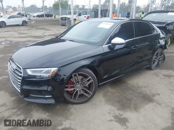 ✅ 2018 Audi S3 Premium Plus • VIN: WAUB1GFF0J1086462 • Лот: 42498470. Опубликован ранее на IAAI с пробегом 80 781 миль. Бесплатный доступ к архиву аукционных продаж из США и подробный отчёт об истории автомобиля на DreamBid. Изображение 2.