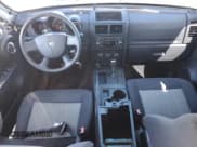 ✅ 2010 Dodge Nitro SE • VIN: 1D4PT2GK7AW112398 • Lot: 91642865. Wystawiony na Copart z przebiegiem 126 917 mil. Bezpłatny archiwum sprzedaży aukcyjnych z USA i szczegółowy raport historii pojazdu na DreamBid. Zdjęcie 8.