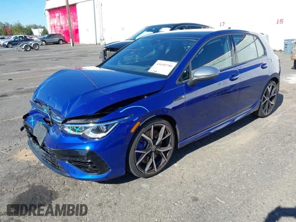 ✅ 2022 Volkswagen Golf R • VIN: WVWFB7CD5NW120568 • Lot: 43450750. Wystawiony na IAAI z przebiegiem 33 548 mil. Bezpłatny archiwum sprzedaży aukcyjnych z USA i szczegółowy raport historii pojazdu na DreamBid. Zdjęcie 2.