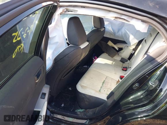 ✅ 2023 Lexus IS 500 F Sport Performance • VIN: JTHAP1D21P5003275 • Lot: 42855914. Wystawiony na IAAI z przebiegiem 23 530 mil. Bezpłatny archiwum sprzedaży aukcyjnych z USA i szczegółowy raport historii pojazdu na DreamBid. Zdjęcie 8.