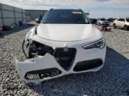 ✅ 2020 Alfa Romeo Stelvio Ti • VIN: ZASPAKBN6L7C83068 • Lot: 84550965. Wystawiony na Copart z przebiegiem 78 106 mil. Bezpłatny archiwum sprzedaży aukcyjnych z USA i szczegółowy raport historii pojazdu na DreamBid. Zdjęcie 5.