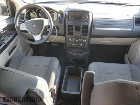 ✅ 2008 Dodge Grand Caravan SE • VIN: 2D8HN44H68R812966 • Lot: 70641565. Wystawiony na Copart z przebiegiem 234 114 mil. Bezpłatny archiwum sprzedaży aukcyjnych z USA i szczegółowy raport historii pojazdu na DreamBid. Zdjęcie 8.