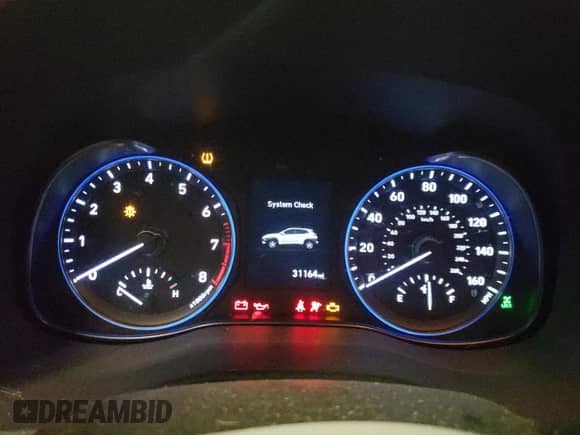 2020 Hyundai Kona SE с VIN KM8K1CAAXLU408030, выставлен на аукционе Copart как лот 41689063 с пробегом 31 164 миль миль и . История ставок и продаж доступна на DreamBid. Изображение 9.