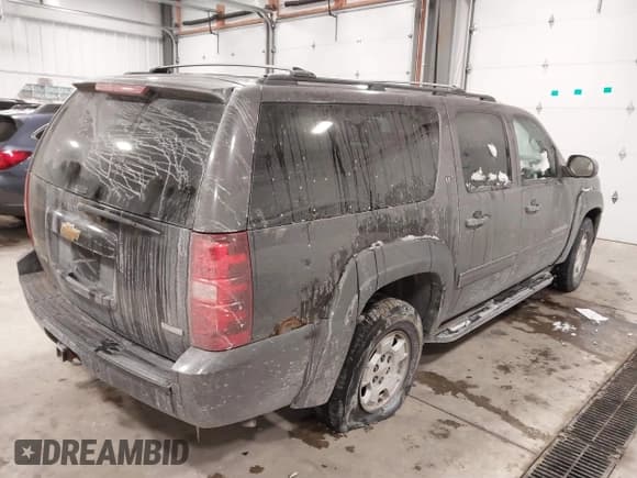 ✅ 2010 Chevrolet Suburban LT • VIN: 1GNUKJE3XAR262665 • Lot: 43845036. Listed on IAAI with 247,403 mi. Free auction sales archive from the USA and detailed vehicle history report at DreamBid. Image 4.