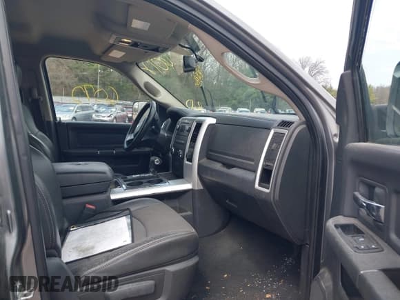 ✅ 2010 Dodge 1500 Laramie • VIN: 1D7RV1GT8AS186672 • Lot: 41456072. Wystawiony na IAAI z przebiegiem 207 659 mil. Bezpłatny archiwum sprzedaży aukcyjnych z USA i szczegółowy raport historii pojazdu na DreamBid. Zdjęcie 5.