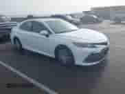 2023 Toyota Camry Hybrid LE z VIN 4T1H31AK4PU047742, wystawiony jako IAAI lot #42683858 z przebiegiem 19 619 mil mil oraz . Historia ofert i sprzedaży dostępna na DreamBid. Obrazek 1.