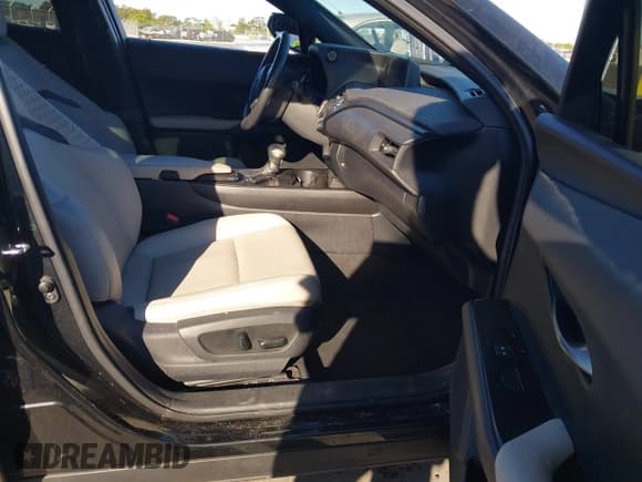 ✅ 2020 Lexus UX 200 • VIN: JTHP3JBH5L2024042 • Лот: 43429739. Опубликован ранее на IAAI с пробегом 81 700 миль. Бесплатный доступ к архиву аукционных продаж из США и подробный отчёт об истории автомобиля на DreamBid. Изображение 5.