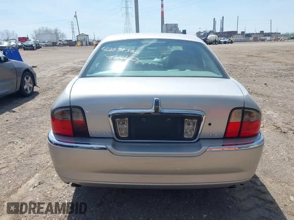 ✅ 2004 Lincoln LS Luxury • VIN: 1LNHM86S64Y624676 • Лот: 42098382. Опубликован ранее на IAAI с пробегом 112 796 миль. Бесплатный доступ к архиву аукционных продаж из США и подробный отчёт об истории автомобиля на DreamBid. Изображение 16.