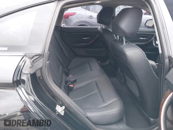 ✅ 2015 BMW 4 Series 428i xDrive • VIN: WBA4C9C56FD330227 • Лот: 43610594. Опубликован ранее на IAAI с пробегом 119 700 миль. Бесплатный доступ к архиву аукционных продаж из США и подробный отчёт об истории автомобиля на DreamBid. Изображение 8.