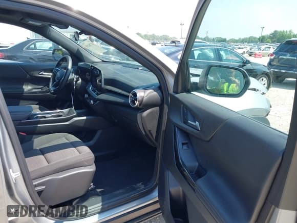 ✅ 2025 Chevrolet Equinox FWD LT • VIN: 3GNAXHEG8SL239846 • Lot: 42784459. Wystawiony na IAAI z przebiegiem 6 804 mil. Bezpłatny archiwum sprzedaży aukcyjnych z USA i szczegółowy raport historii pojazdu na DreamBid. Zdjęcie 5.