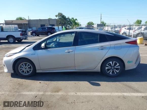 ✅ 2017 Toyota Prius Plus • VIN: JTDKARFP7H3037054 • Lot: 42147223. Listed on IAAI with 94,834 mi. Free auction sales archive from the USA and detailed vehicle history report at DreamBid. Image 15.