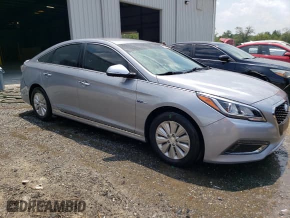 ✅ 2017 Hyundai Sonata SE • VIN: KMHE24L16HA051287 • Lot: 58241113. Listed on Copart with 76,182 mi. Free auction sales archive from the USA and detailed vehicle history report at DreamBid. Image 4.
