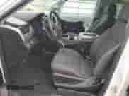 2020 Chevrolet Suburban LS z VIN 1GNSCGKC1LR224935, wystawiony jako Copart lot #69923135 z przebiegiem 60 176 mil mil oraz Szkoda całkowita • Salvage title. Historia ofert i sprzedaży dostępna na DreamBid. Obrazek 7.