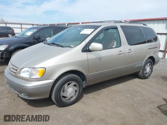 ✅ 2001 Toyota Sienna LE • VIN: 4T3ZF13C61U383974 • Lot: 42918745. Listed on IAAI with 273,722 mi. Free auction sales archive from the USA and detailed vehicle history report at DreamBid. Image 2.