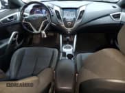 ✅ 2017 Hyundai Veloster • VIN: KMHTC6AD3HU324505 • Лот: 42779345. Опубликован ранее на Copart с пробегом 92 050 миль. Бесплатный доступ к архиву аукционных продаж из США и подробный отчёт об истории автомобиля на DreamBid. Изображение 8.