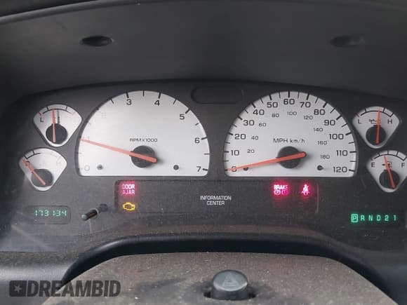 ✅ 2002 Dodge Dakota SLT • VIN: 1B7HG48N52S618315 • Lot: 43694179. Wystawiony na IAAI z przebiegiem 173 134 mil. Bezpłatny archiwum sprzedaży aukcyjnych z USA i szczegółowy raport historii pojazdu na DreamBid. Zdjęcie 7.