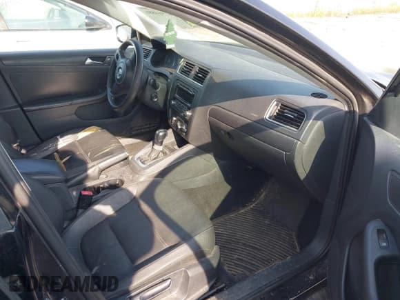 ✅ 2012 Volkswagen Jetta SE • VIN: 3VWDX7AJ4CM061850 • Лот: 42564886. Опубликован ранее на IAAI с пробегом 234 129 миль. Бесплатный доступ к архиву аукционных продаж из США и подробный отчёт об истории автомобиля на DreamBid. Изображение 5.