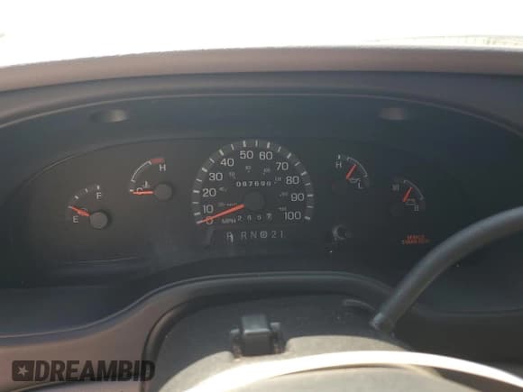 ✅ 2002 Ford Econoline Passenger XL • VIN: 1FBSS31S82HB42836 • Lot: 75258654. Listed on Copart with 87,699 mi. Free auction sales archive from the USA and detailed vehicle history report at DreamBid. Image 9.