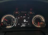 ✅ 2023 Ram 1500 Tradesman • VIN: 3C6RR6KG8PG562848 • Lot: 81406084. Wystawiony na Copart z przebiegiem 25 842 mil. Bezpłatny archiwum sprzedaży aukcyjnych z USA i szczegółowy raport historii pojazdu na DreamBid. Zdjęcie 9.