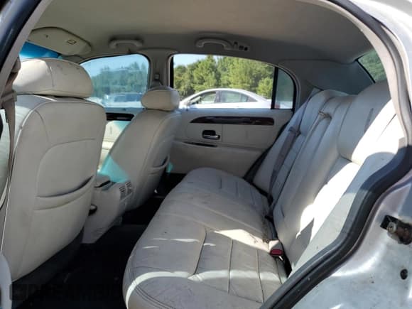 ✅ 1998 Lincoln Town Car Signature • VIN: 1LNFM82W0WY734500 • Lot: 70578805. Listed on Copart with Not provided. Free auction sales archive from the USA and detailed vehicle history report at DreamBid. Image 10.