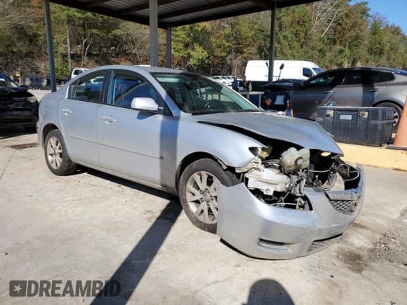 ✅ 2008 Mazda 3 i Touring • VIN: JM1BK32F181803380 • Лот: 90983685. Опубликован ранее на Copart с пробегом 154 634 миль. Бесплатный доступ к архиву аукционных продаж из США и подробный отчёт об истории автомобиля на DreamBid. Изображение 4.