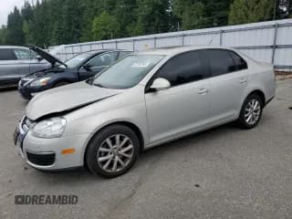 ✅ 2010 Volkswagen Jetta SE • VIN: 3VWRZ7AJ3AM160950 • Lot: 67252755. Wystawiony na Copart z przebiegiem Nie podano. Bezpłatny archiwum sprzedaży aukcyjnych z USA i szczegółowy raport historii pojazdu na DreamBid. Zdjęcie 1.