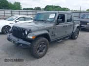 ✅ 2021 Jeep Gladiator Sport S • VIN: 1C6HJTAG5ML570892 • Lot: 42125056. Wystawiony na IAAI z przebiegiem 83 623 mil. Bezpłatny archiwum sprzedaży aukcyjnych z USA i szczegółowy raport historii pojazdu na DreamBid. Zdjęcie 2.