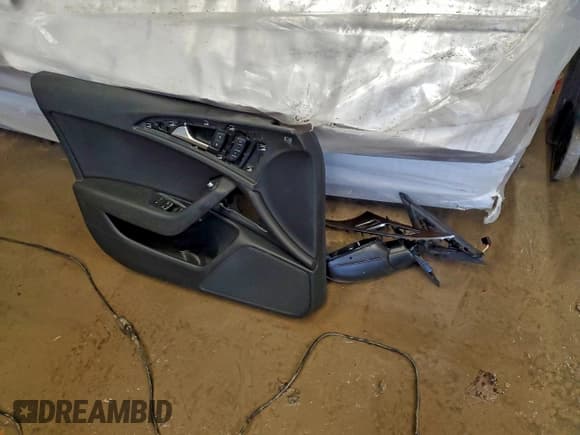 ✅ 2015 Audi A6 Premium • VIN: WAUFFAFC6FN015935 • Lot: 93197875. Listed on Copart with 47,372 mi. Free auction sales archive from the USA and detailed vehicle history report at DreamBid. Image 12.