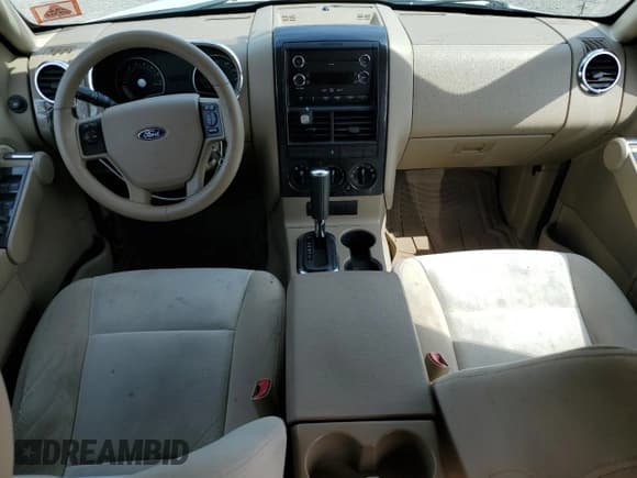 ✅ 2010 Ford Explorer XLT • VIN: 1FMEU6DE0AUA45559 • Lot: 65544325. Wystawiony na Copart z przebiegiem 147 691 mil. Bezpłatny archiwum sprzedaży aukcyjnych z USA i szczegółowy raport historii pojazdu na DreamBid. Zdjęcie 8.