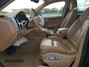 ✅ 2016 Porsche Cayenne • VIN: WP1AA2A23GLA11143 • Lot: 91348145. Wystawiony na Copart z przebiegiem 59 267 mil. Bezpłatny archiwum sprzedaży aukcyjnych z USA i szczegółowy raport historii pojazdu na DreamBid. Zdjęcie 7.