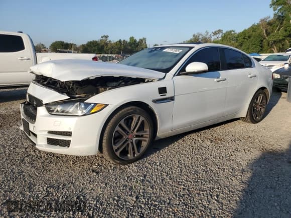 ✅ 2017 Jaguar XE 35t Premium • VIN: SAJAJ4BVXHCP16126 • Лот: 57761985. Опубликован ранее на Copart с пробегом 84 994 миль. Бесплатный доступ к архиву аукционных продаж из США и подробный отчёт об истории автомобиля на DreamBid. Изображение 1.