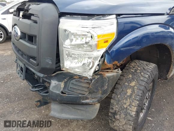 ✅ 2011 Ford F-250 XL • VIN: 1FT7X2B61BEB00699 • Lot: 42662479. Wystawiony na IAAI z przebiegiem 148 483 mil. Bezpłatny archiwum sprzedaży aukcyjnych z USA i szczegółowy raport historii pojazdu na DreamBid. Zdjęcie 6.