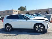 ✅ 2025 Volvo XC60 Plus • VIN: YV4H60RC9S1049609 • Lot: 42555298. Listed on IAAI with 7,579 mi. Free auction sales archive from the USA and detailed vehicle history report at DreamBid. Image 13.