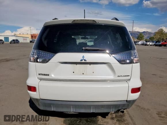✅ 2012 Mitsubishi Outlander SE • VIN: JA4AS3AWXCU019715 • Lot: 81110145. Wystawiony na Copart z przebiegiem 132 637 mil. Bezpłatny archiwum sprzedaży aukcyjnych z USA i szczegółowy raport historii pojazdu na DreamBid. Zdjęcie 6.