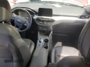 ✅ 2020 Ford Escape SEL • VIN: 1FMCU9H60LUA51165 • Lot: 68933525. Wystawiony na Copart z przebiegiem Nie podano. Bezpłatny archiwum sprzedaży aukcyjnych z USA i szczegółowy raport historii pojazdu na DreamBid. Zdjęcie 8.