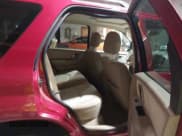 ✅ 2005 Mercury Mariner Luxury • VIN: 4M2CU57165DJ21185 • Lot: 43864195. Wystawiony na IAAI z przebiegiem Nie podano. Bezpłatny archiwum sprzedaży aukcyjnych z USA i szczegółowy raport historii pojazdu na DreamBid. Zdjęcie 8.