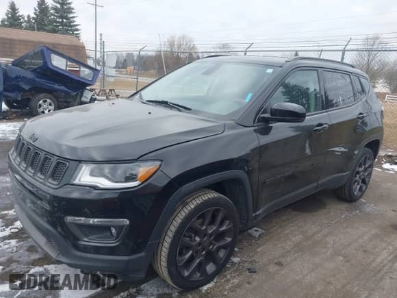 2019 Jeep Compass Limited with VIN 3C4NJDCB7KT672828, listed as a IAAI auction lot 41561299 with 114,043 mi miles and . Bid and sale history available at DreamBid. Image 2.