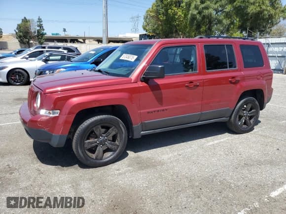 ✅ 2015 Jeep Patriot Altitude • VIN: 1C4NJRBB5FD412728 • Lot: 57049075. Listed on Copart with 161,106 mi. Free auction sales archive from the USA and detailed vehicle history report at DreamBid. Image 1.