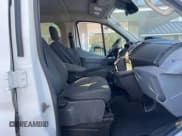 ✅ 2016 Ford Transit XLT • VIN: 1FBZX2ZM7GKA65435 • Lot: 43727542. Wystawiony na IAAI z przebiegiem 166 071 mil. Bezpłatny archiwum sprzedaży aukcyjnych z USA i szczegółowy raport historii pojazdu na DreamBid. Zdjęcie 5.