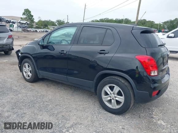 ✅ 2021 Chevrolet Trax LS • VIN: KL7CJKSB8MB308609 • Lot: 42586658. Listed on IAAI with Not provided. Free auction sales archive from the USA and detailed vehicle history report at DreamBid. Image 3.