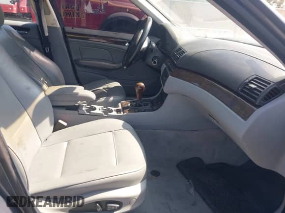 2003 BMW 3 Series 325i with VIN WBAEV334X3KL84673, listed as a IAAI auction lot 43072937 with 120,407 mi miles and . Bid and sale history available at DreamBid. Image 5.