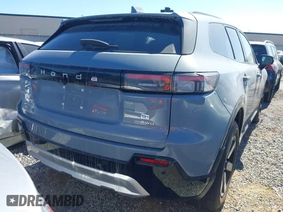 ✅ 2024 Honda Prologue Touring • VIN: 3GPKHXRJ0RS500900 • Lot: 42872716. Wystawiony na IAAI z przebiegiem 11 697 mil. Bezpłatny archiwum sprzedaży aukcyjnych z USA i szczegółowy raport historii pojazdu na DreamBid. Zdjęcie 17.