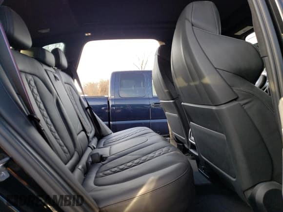 ✅ 2023 BMW X5 M • VIN: 5YMJU0C08P9R37275 • Лот: 51590025. Опубликован ранее на Copart с пробегом 30 798 миль. Бесплатный доступ к архиву аукционных продаж из США и подробный отчёт об истории автомобиля на DreamBid. Изображение 11.