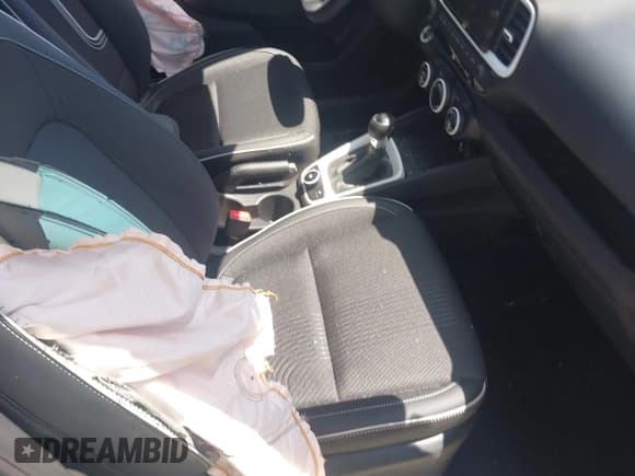 ✅ 2024 Hyundai Venue SEL • VIN: KMHRC8A32RU315387 • Lot: 41957361. Listed on IAAI with 5,303 mi. Free auction sales archive from the USA and detailed vehicle history report at DreamBid. Image 5.