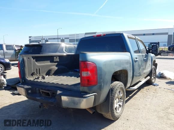 ✅ 2007 Chevrolet Silverado 1500 LS • VIN: 2GCEC13C371655549 • Лот: 43606350. Опубликован ранее на IAAI с пробегом Не указан. Бесплатный доступ к архиву аукционных продаж из США и подробный отчёт об истории автомобиля на DreamBid. Изображение 4.