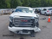 ✅ 2021 GMC Sierra 1500 Denali • VIN: 3GTU9FEL0MG255150 • Lot: 43060209. Wystawiony na IAAI z przebiegiem 56 711 mil. Bezpłatny archiwum sprzedaży aukcyjnych z USA i szczegółowy raport historii pojazdu na DreamBid. Zdjęcie 13.