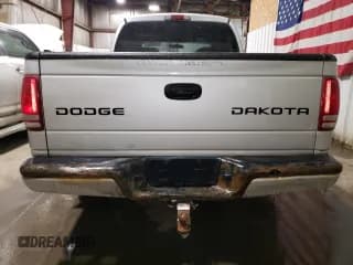 ✅ 2003 Dodge Dakota • VIN: 1D7HG38Z93S120302 • Lot: 50650255. Wystawiony na Copart z przebiegiem 196 681 mil. Bezpłatny archiwum sprzedaży aukcyjnych z USA i szczegółowy raport historii pojazdu na DreamBid. Zdjęcie 6.
