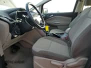 ✅ 2013 Ford C-Max SE • VIN: 1FADP5AU5DL556407 • Lot: 89698645. Wystawiony na Copart z przebiegiem 59 834 mil. Bezpłatny archiwum sprzedaży aukcyjnych z USA i szczegółowy raport historii pojazdu na DreamBid. Zdjęcie 7.